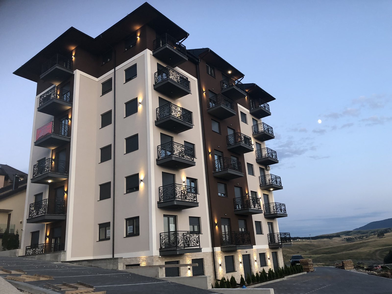 Bregovi 43, Zlatibor, objekat Moon